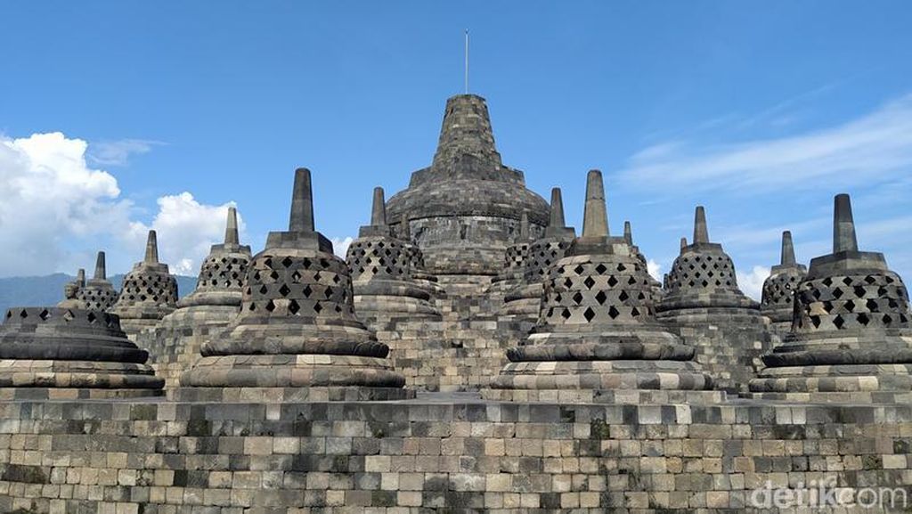 7 Keajaiban Dunia Lama dan Baru, Benarkah Borobudur Tidak Masuk?