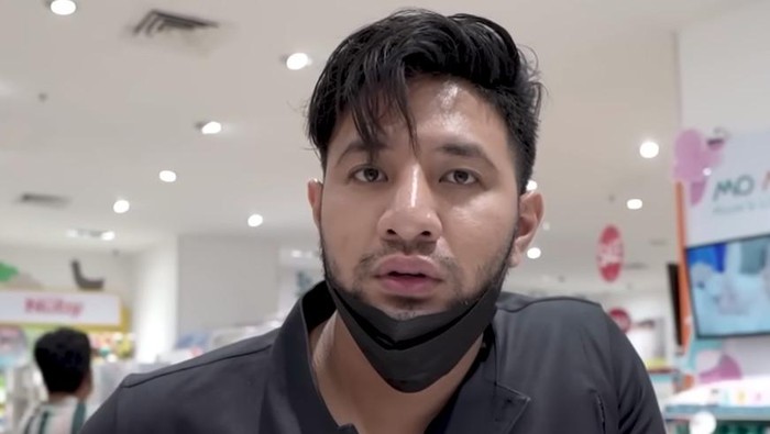 Ammar Zoni dan Irish Bella belanja keperluan anak kedua.