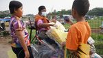 Sosok Inspiratif Penjual Layangan di Tengah Keterbatasan
