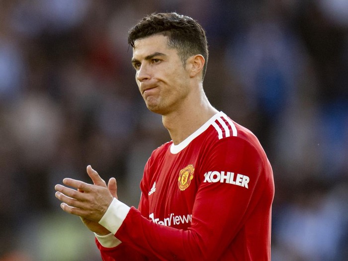 BRIGHTON, ENGLAND - MAY 07: Manchester Uniteds Cristiano Ronaldo applauds the fans at the final whistle  during the Premier League match between Brighton & Hove Albion and Manchester United at American Express Community Stadium on May 7, 2022 in Brighton, United Kingdom. (Photo by David Horton - CameraSport via Getty Images)