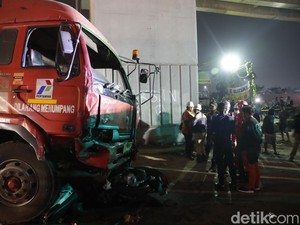 Seperti Truk Pertamina di Cibubur, Banyak Kecelakaan Truk Rem Blong Terjadi di Turunan