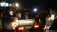10 sepeda motor tersebut lalu diangkut polisi. Sebagai informasi, sebanyak 10 orang tewas dalam insiden tersebut.