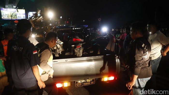 Deretan Kendaraan yang Terlibat Kecelakaan Maut Truk Pertamina Total ada 12 kendaraan yang terlibat dalam kecelakaan maut Truk Pertamina di Jalan Alternatif Cibubur, Bekasi, Jawa Barat.