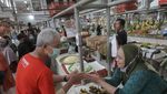 Berkaos Merah, Gubernur Ganjar Cek Harga Sembako di Banyumas