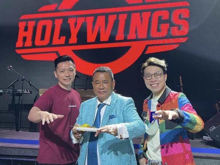 Gaya Modis dr. Richard Lee Saat Makan Bareng Hotman Paris di Holywings