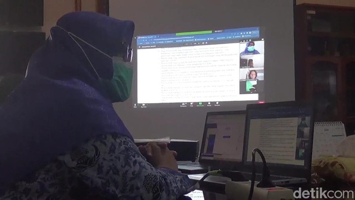 Guru Berikan Materi MPLS di Bogor