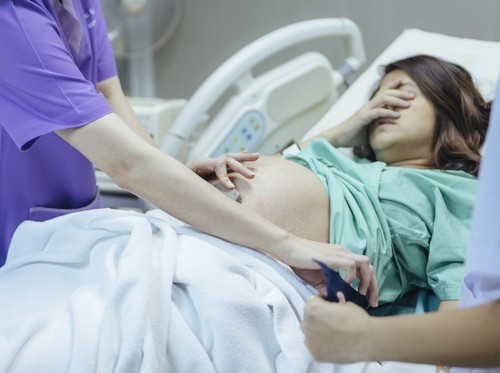 Ilustrasi Ibu Melahirkan