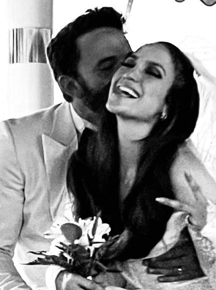 Jennifer Lopez dan Ben Affleck Jennifer Lopez dan Ben Affleck resmi menikah
