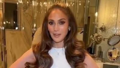 Potret J-Lo Menikah ke-4 Kalinya, Kini Ganti Nama Jadi Jennifer Affleck