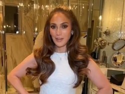 Potret J-Lo Menikah ke-4 Kalinya, Kini Ganti Nama Jadi Jennifer Affleck