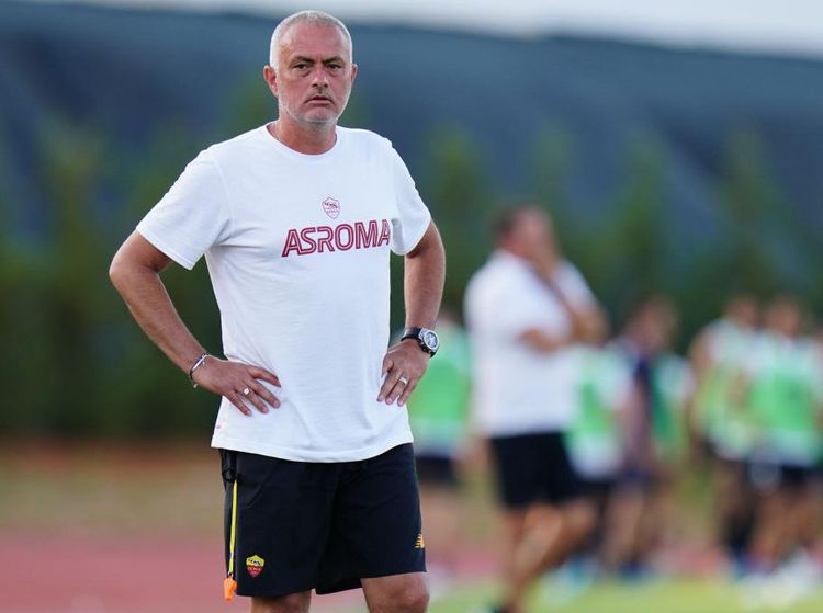 Foto: Roma-nya Mourinho Sat Set Banget, Next Beli Gini?