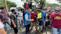 Zulhas juga menyapa dan melakukan diskusi dan tanya jawab dengan para pelaku UMKM. Diskusi yang dilakukan di Desa Pasawahan, Kecamatan Susukan Lebak Kabupaten, Cirebon, mengusung tema penguatan ekonomi mikro menuju kesejahteraan dan penguatan ekonomi lokal.