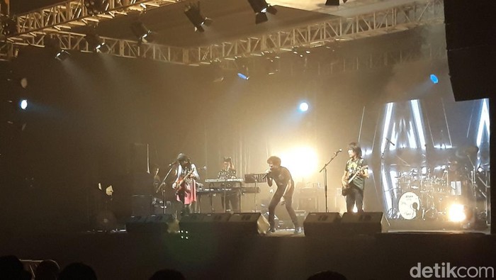 Konser God Bless di Terminal Tirtonadi Convention Hall, Minggu malam (17/7/2022).