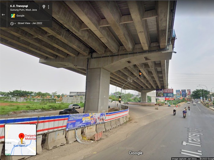 Lampu lalu lintas di lokasi kecelakaan truk Pertamina, Transyogi, Jl Alternatif Cibubur, Bekasi. (Google Street View)