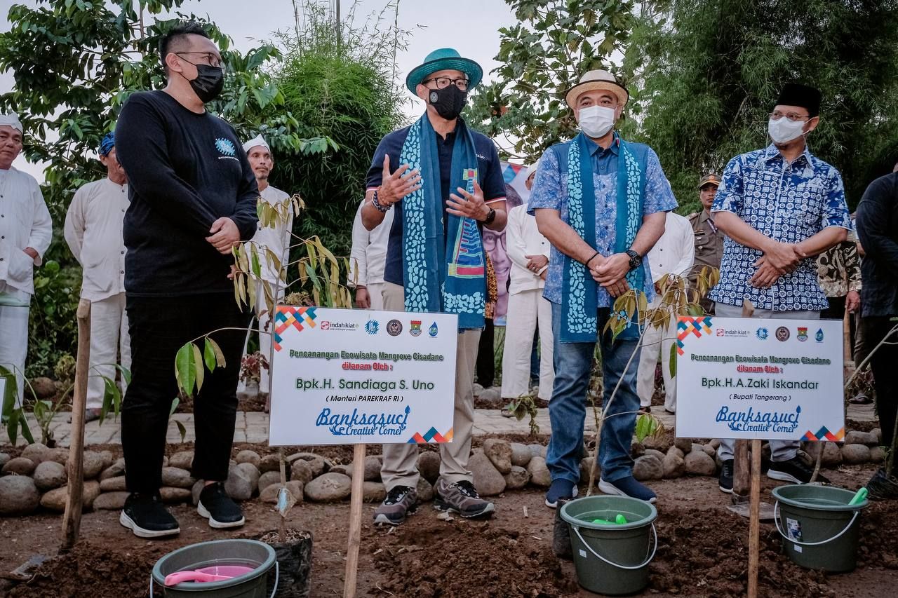 Limbah Sungai Cisadae Disulap Jadi Produk Ekraf, Jadi Sumber Cuan