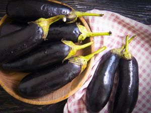 Apa Benar Makan Terong Bikin Pria Loyo? Ini Faktanya