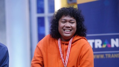 Gaya Makan Marshel Widianto Saat Jalan-jalan di Luar Negeri