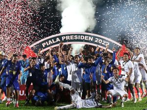 Momen Arema FC Sabet Gelar Ketiga Piala Presiden
