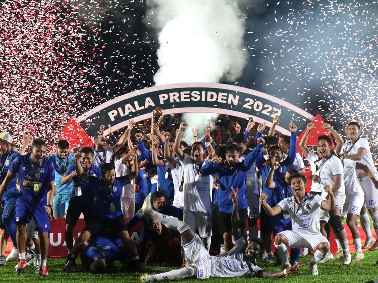 Momen Arema FC Sabet Gelar Ketiga Piala Presiden