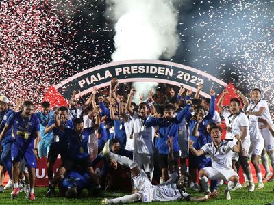 Momen Arema FC Sabet Gelar Ketiga Piala Presiden
