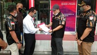 Padahal sebelumnya PN Bangkinang sudah memenangkan Koperasi Iya Basmo dengan adanya SK Menkumham yang dimenangkan oleh Ketua Hermaylis selaku majelis hakim yang mengadili kasus tersebut. Tapi Sekda Kampar seolah mengabaikan putusan itu dengan menggunakan instrumen Pemerintahan Kampar melalui Satpol PP dan Oknum Kepolisan agar menekan pihak Ketua Hermaylis melepaskan Koperasi Iya Basamo kepada pihak-pihak yang tidak pernah berjuang mendirikan Koperasi.