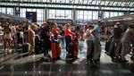 Foto Penumpang Terlantar gegara Pegawai Maskapai di Italia Mogok Kerja