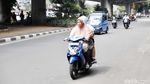 Duh... Pemotor Tanpa Helm Wara-wiri di Tanah Abang, Jakpus