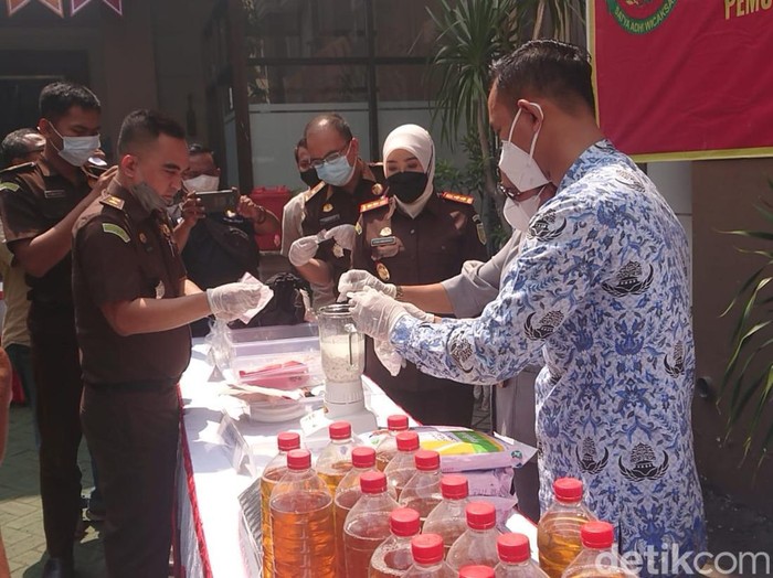 Pemusnahan brang bukti di Kejari Lamongan