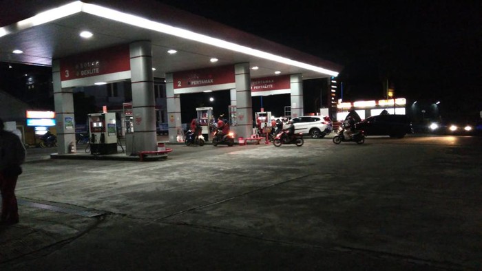 Sejumlah SPBU di Kabupaten Cianjur, Jawa Barat dilaporkan mengalami kekosongan BBM subsidi Pertalite. Pertamina pun buka suara. Ini foto-fotonya.