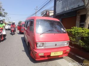 Curhatan Sopir Angkot Cianjur Pendapatannya Turun gegara Pertalite Langka