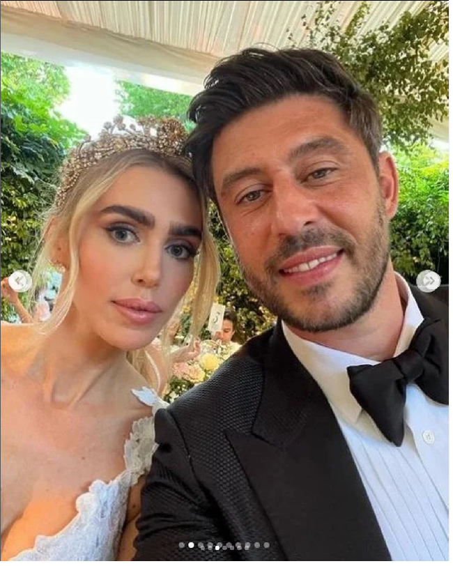 Pernikahan Petra Ecclestone dan Sam Palmer digelar di rumah mewah bos F-1 Bernie Ecclestone yang berharga US$ 297 juta atau sekitar Rp 4,4 triliun. Rumah tersebut diketahui dibeli pada 2010. Foto: Dok. Instagram Petra Ecclestone