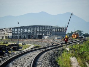 Biaya Membengkak, Proyek Kereta Cepat JKT-BDG Diminta Dievaluasi