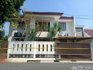 Garis Polisi Kelilingi Rumah Irjen Ferdy Sambo, Begini Suasananya