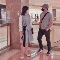 Meskipun masih duduk di bangku SMP, Zemma terlihat tinggi bahkan hampir melampaui tinggi orang tuanya. Pesona Zemma pun tak kalah dengan selebriti muda Tanah Air.  Foto: Dok. Instagram @sahrulgunawanofficial.