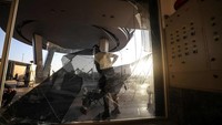 Pihak Israel menambahkan telah berhasil mencegat satu roket yang ditembakkan dan tiga lainnya jatuh di lahan kosong.
