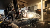 Serangan Israel ke Jalur Gaza pada Sabtu ini merupakan serangan balasan terhadap keempat roket yang tertuju ke wilayah Israel.