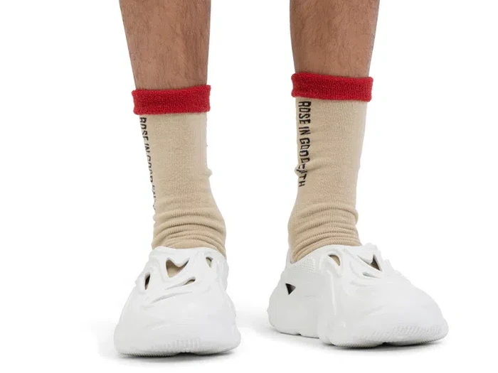 Sneakers terbuat dari sex toys Sneakers terbuat dari sex toys