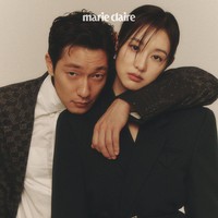 Son Suk Ku dan Kim Ji Won menjalani pemotretan bersama Marie Claire usai membintangi drama Korea My Liberation Notes. Selama penayangan My Liberation Notes, keduanya menjadi salah satu pasangan drama Korea terhangat. Foto: dok. Marie Claire
