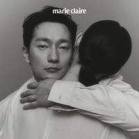 “sonsukku sama kimjiwon berasa lgi poto prewed,” “Ini mah prewed bukan photoshoot. Yakaaaan,” “Photoshoot sonsukku & kim jiwon bisa jadi referensi foto prewed huhu bagus banget,” komentar sejumlah penggemar di jagat Twitter. Foto: dok. Marie Claire