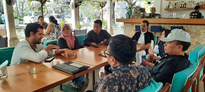 Tim Pemerintah Kabupaten Sumedang Sumedang yang dipimpin oleh Sekda Herman suryatman mengikuti sharing knowledge and experience dengan Founder Fabulous City (Fab City), Thomas Diaz