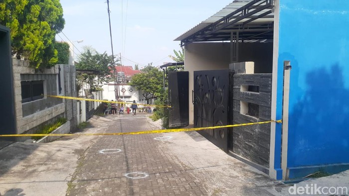TKP penembakan istri TNI di Banyumanik, Semarang, Senin (178/7/2022).