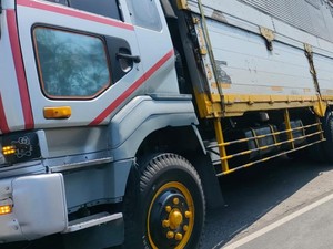 Truk Box Mundur Tewaskan Pemotor di Pasuruan Over Loading