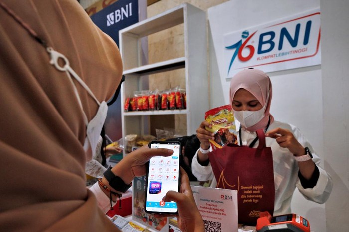Dalam semarak HUT ke-76, BNI berupaya melakukan penguatan 3 produk yakni, BNI Mobile Banking, BNIDirect, dan BNI Xpora.