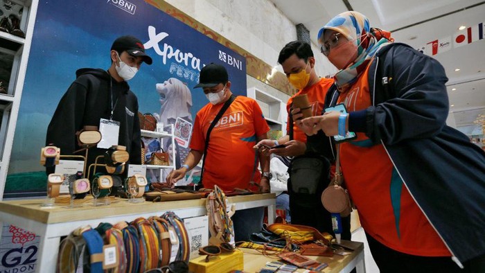 Dalam semarak HUT ke-76, BNI berupaya melakukan penguatan 3 produk yakni, BNI Mobile Banking, BNIDirect, dan BNI Xpora.