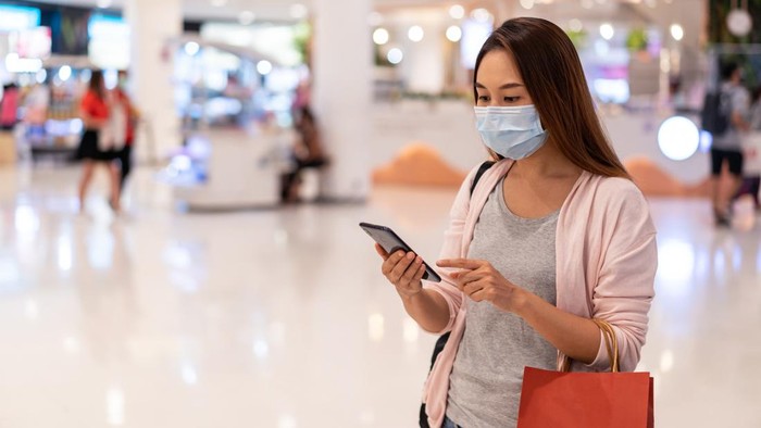 Vaksin booster jadi syarat masuk mall dan berbagai tempat umum lainnya. Aturan ini sebagai langkah untuk mengantisipasi kenaikan kasus COVID-19.