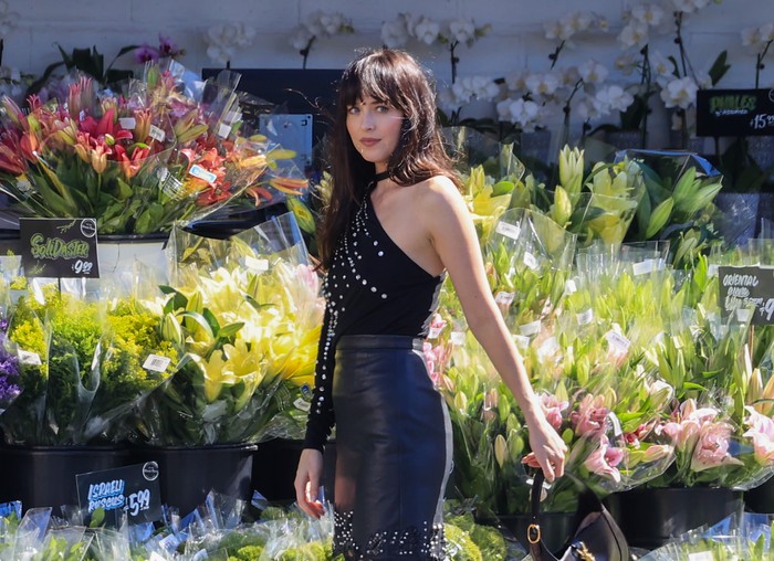 LOS ANGELES, CA - JUNE 18: Dakota Johnson is seen on June 18, 2022 in Los Angeles, California.  (Photo by Rachpoot/Bauer-Griffin/GC Images)