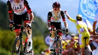 Pebalap UAE Team Emirates , George Bennett menyelesaikan etape 7, TDF 2022, 8 Juli 2022. Ia harus angkat kaki pada etape 10 karena Covid-19. (Tim de Waele/Getty Images)