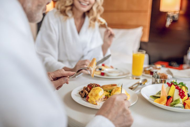 5 tipe orang sarapan di hotel