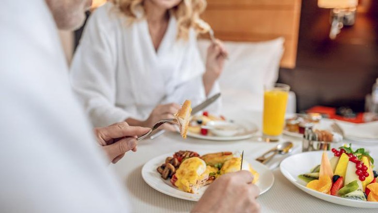 5 tipe orang sarapan di hotel