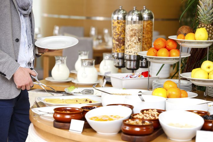 5 tipe orang sarapan di hotel